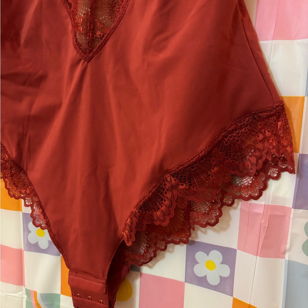 Lace Detail Bodysuit in Rust - Picture 3 of 10